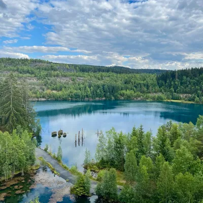 Schiefergebirge - Bergsee